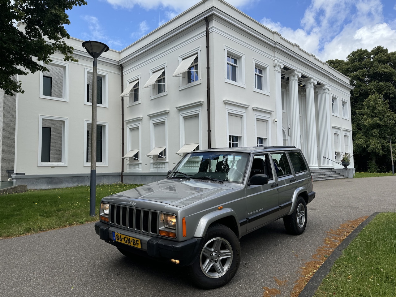 Jeep Cherokee - 4.0i LPG G3, € 7.500,= !! - AutoWereld.nl