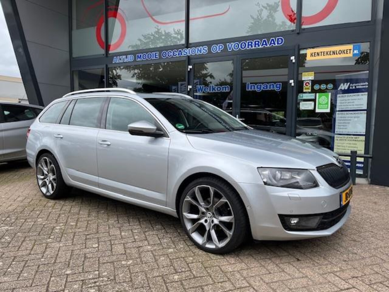 Skoda Octavia Combi - 1.6 TDI Greentech Style Businessline 1.6 TDI Greentech Style Businessline - AutoWereld.nl