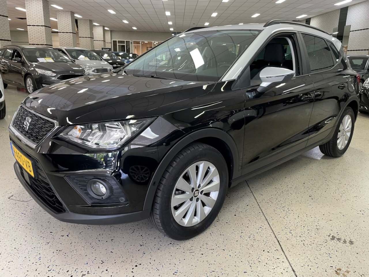 Seat Arona - 1.0 TSI 2 kleuren Multimedia Navigatie Apple Android Parkeerhulp - AutoWereld.nl