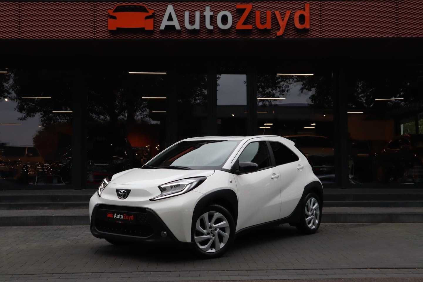 Toyota Aygo X - 1.0 VVT-i MT Premium Camera / Stoelverwarming / Carplay - AutoWereld.nl