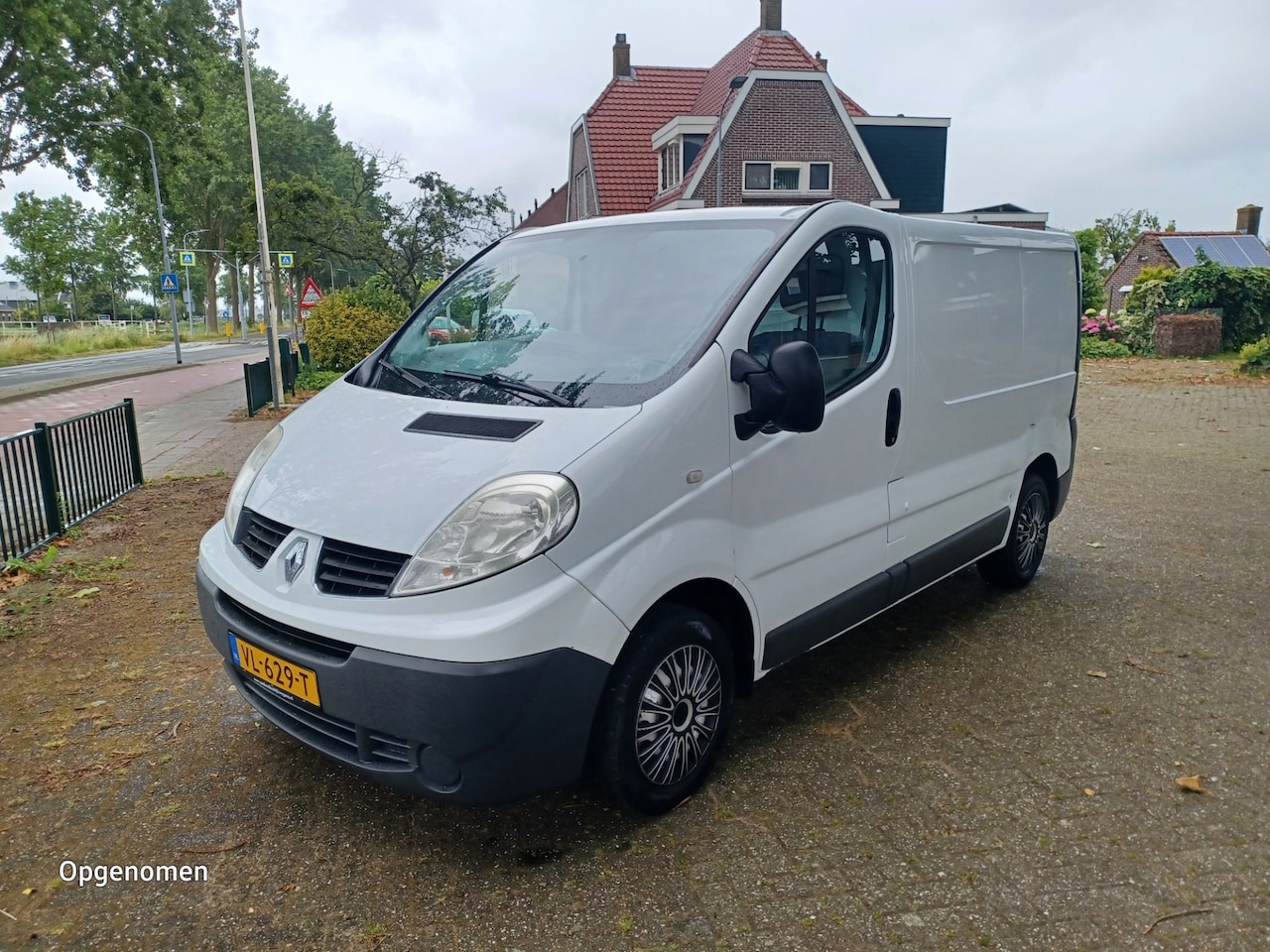 Renault Trafic - 2.0 dCi T27 L1H1 DC Générique 2.0 dCi T27 L1H1 DC Générique - AutoWereld.nl