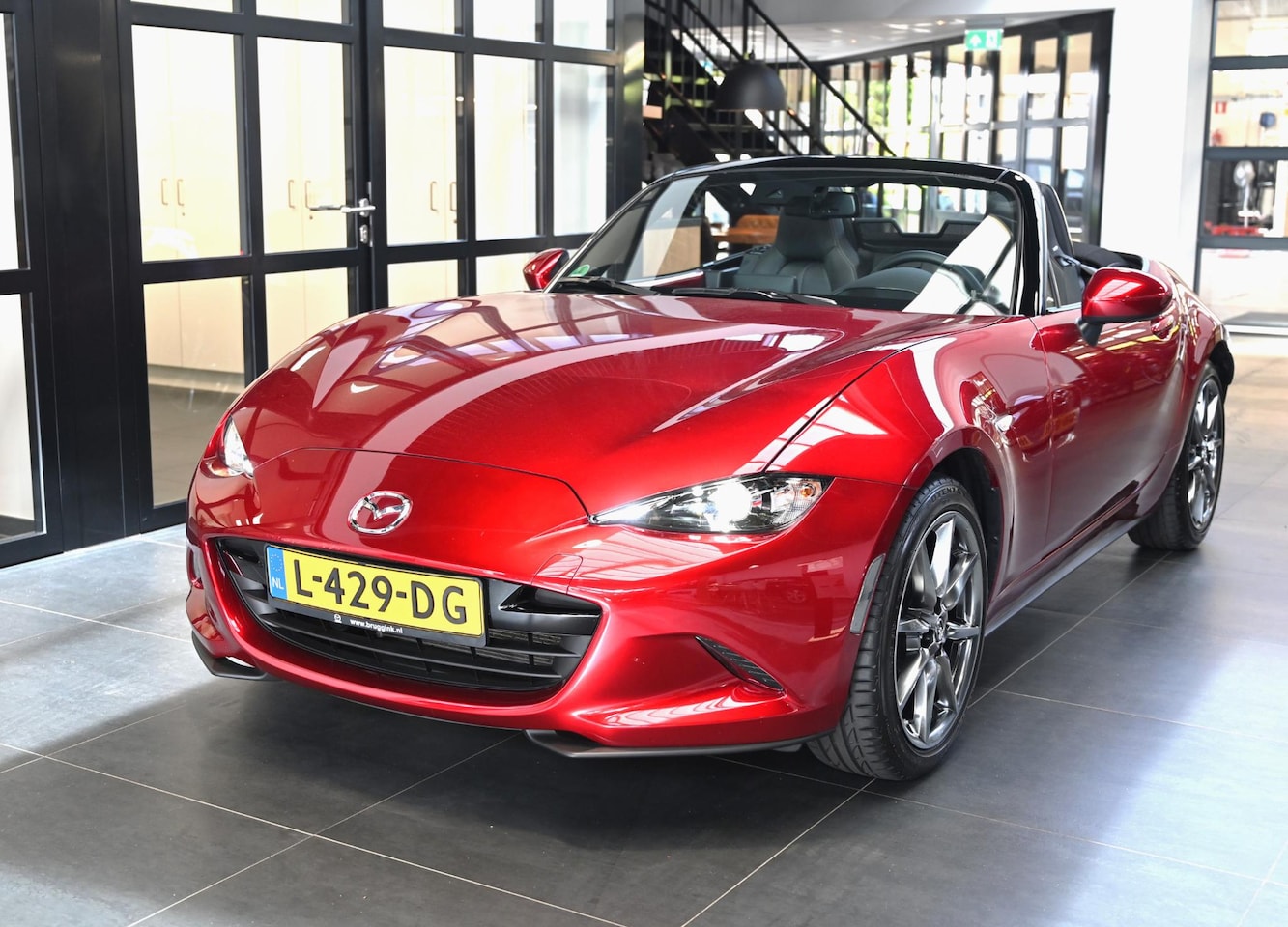 Mazda MX-5 - SkyActiv-G 184 6MT Luxury *Net binnen* - AutoWereld.nl