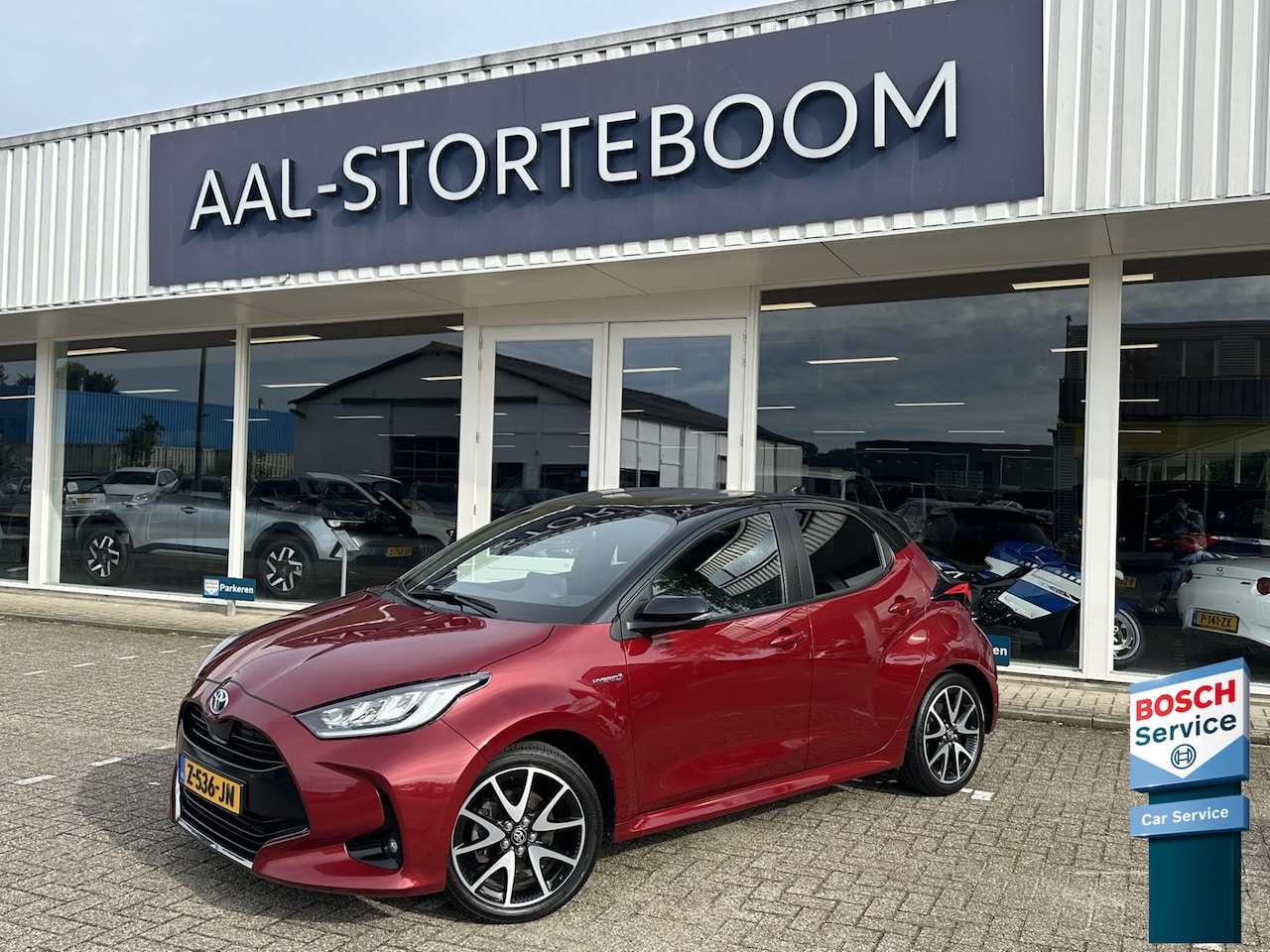 Toyota Yaris - 1.5 Hybrid First Edition | LED | Keyless | Adapt. Cruise | Camera | Apple Carplay | Stoelv - AutoWereld.nl