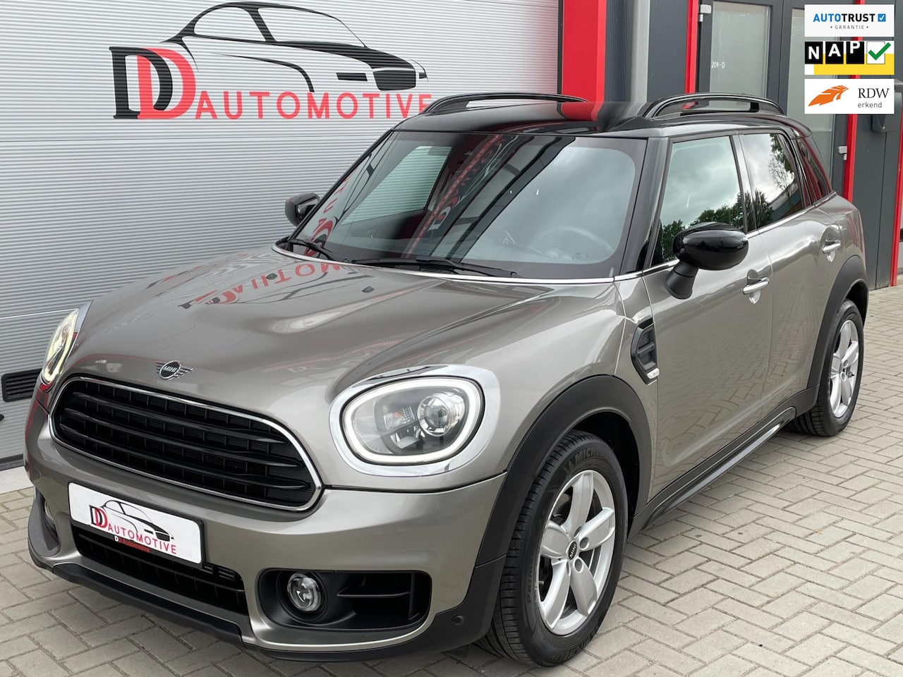 MINI Countryman - 1.5 Cooper Chili PDC/LED/AUT/136PK/NAVI/SFEERVERLICHTING - AutoWereld.nl