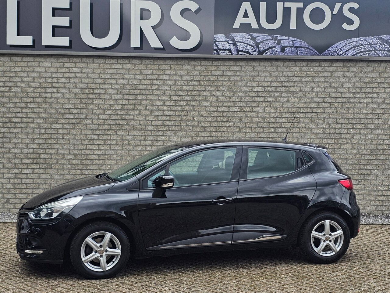 Renault Clio - 0.9 TCe Limited Airco/Ccr/Navi - AutoWereld.nl