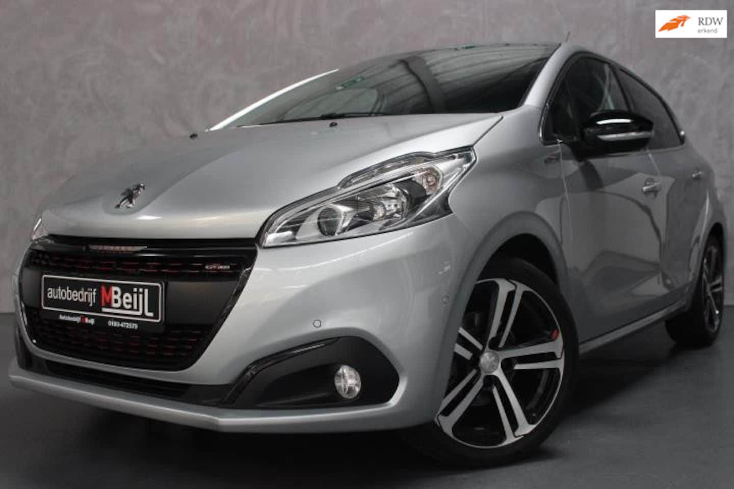 Peugeot 208 - 1.2 PureTech GT-line /Automaat /Panoramadak /Achteruitrij camera - AutoWereld.nl