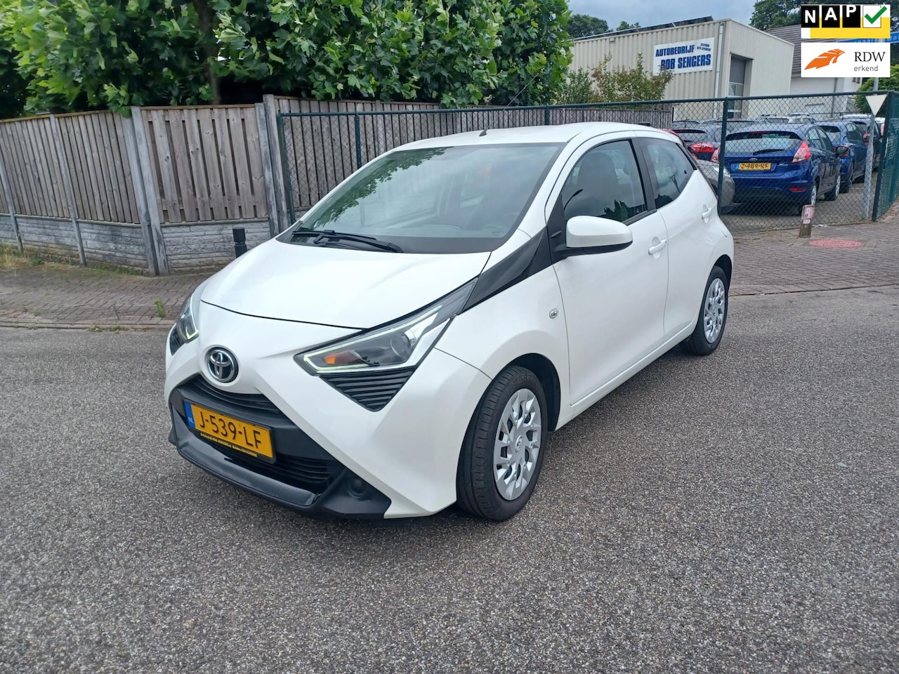 Toyota Aygo - 1.0 VVT-i x-play 1.0 VVT-i x-play - AutoWereld.nl