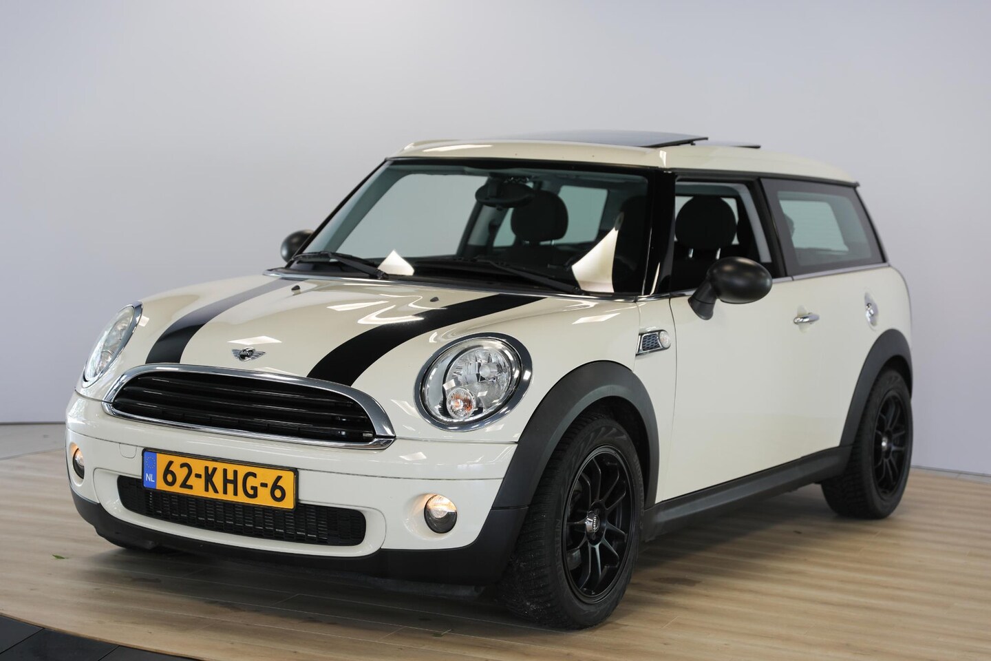 MINI Clubman - 1.4 One Anniversary MK II Mini 1.4 One Anniversary MK II - AutoWereld.nl