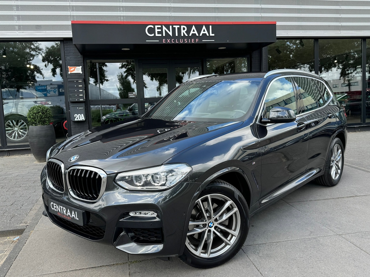 BMW X3 - XDrive20d High Exe M-Sport Leder|Camera|NL-Auto|Ambienteverlichting|Led - AutoWereld.nl