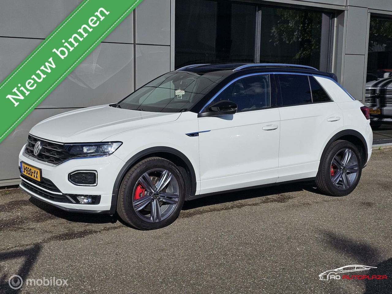 Volkswagen T-Roc - 2.0 TSI 4Motion R-Line Panorama/Virtual/Blindspot - AutoWereld.nl