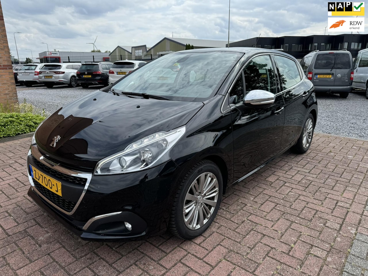 Peugeot 208 - 1.2 PureTech Blue Lease Allure 1.2 PureTech Blue Lease Allure - AutoWereld.nl