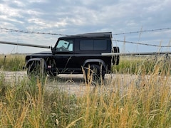 Land Rover Defender - 90" XTech Edition NL Auto 18 inch Black Sawtooth Wheels