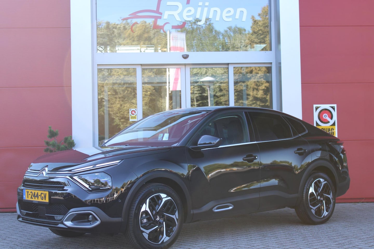 Citroën C4 X - 1.2 130PK AUTOMAAT SHINE | LEDEREN BEKLEDING | MASSAGE STOELEN | STOEL/VOORRUIT/STUUR VERW - AutoWereld.nl