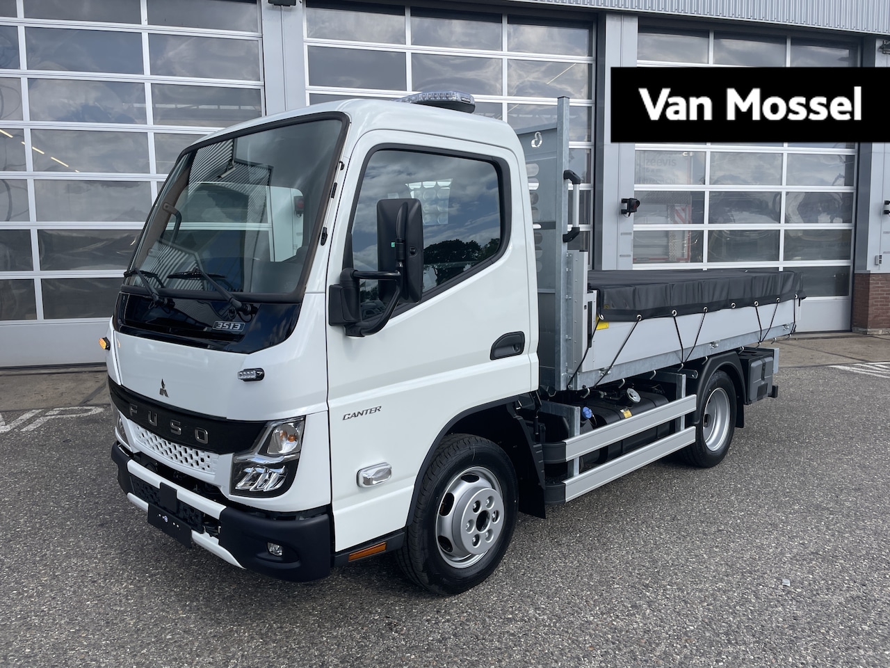 Fuso Canter - 3S13 Automaat - Vd Born Laadbak - Winterdienst 3500kg Trekgewicht! - AutoWereld.nl