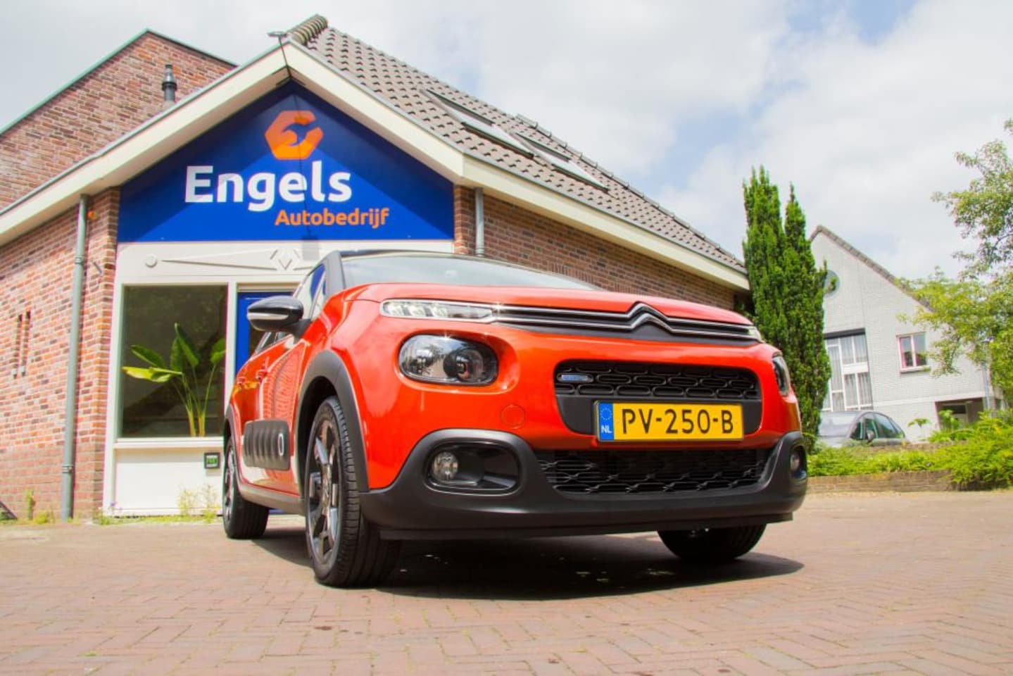 Citroën C3 - 1.2 PureTech Shine NWE DIST.RIEM, PRIJS INCL.GARANTIE - AutoWereld.nl