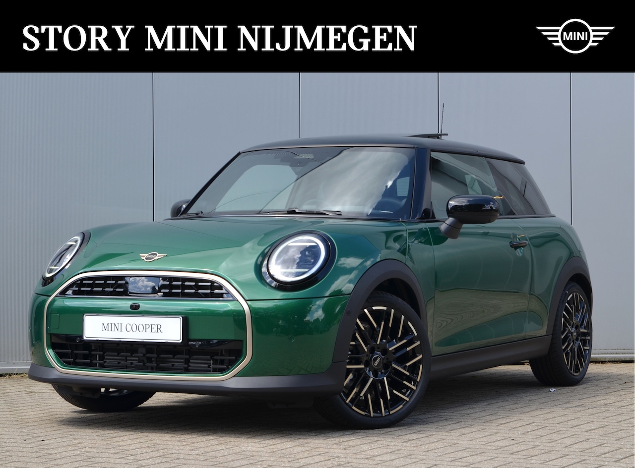 MINI Cooper - Hatchback C Favoured Automaat / Panoramadak / JCW Sportstoelen / Parking Assistant Plus / - AutoWereld.nl