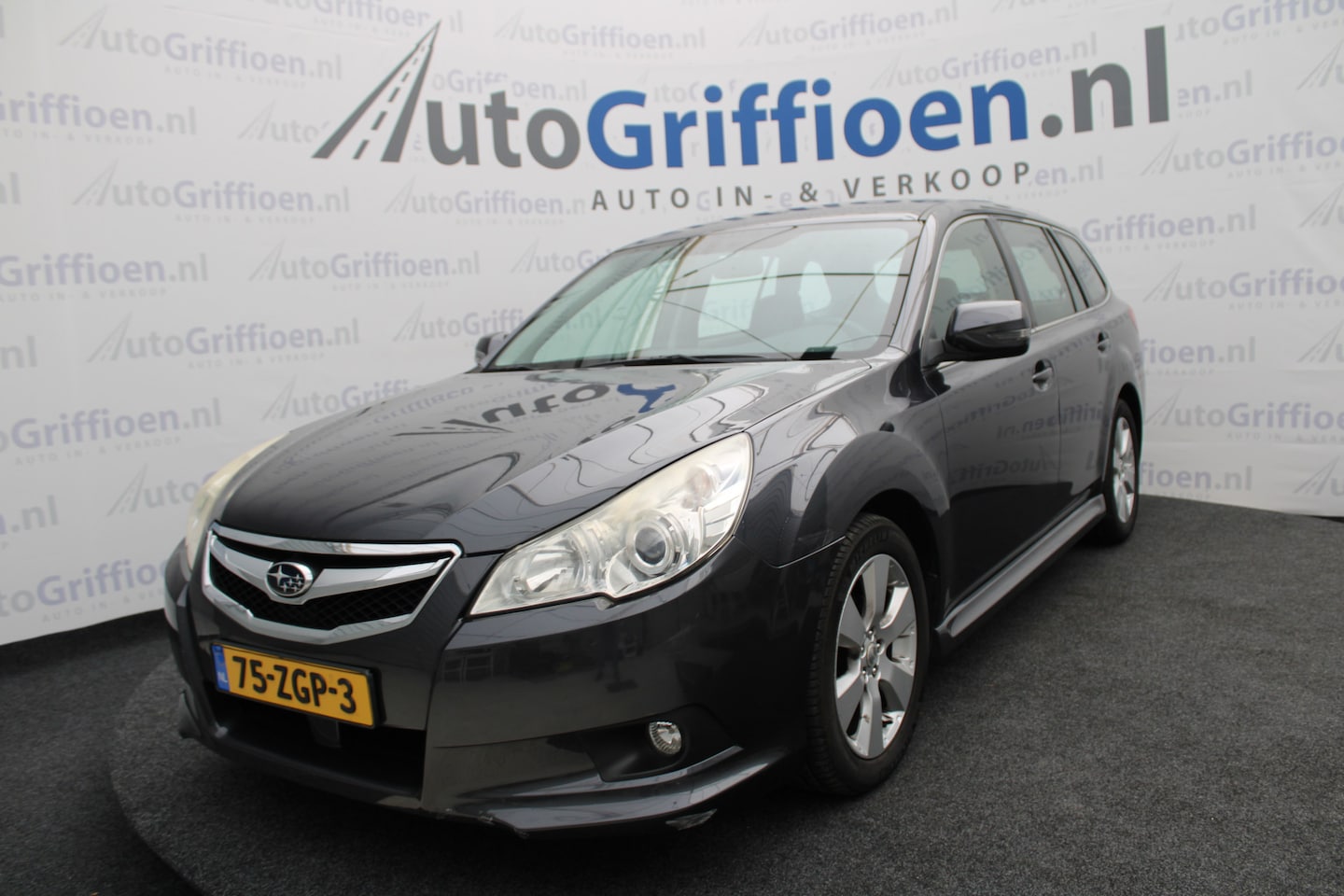 Subaru Legacy Touring Wagon - 2.0i Intro automaat met trekhaak - AutoWereld.nl