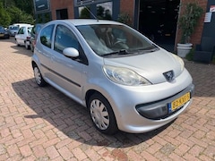 Peugeot 107 - 1.0-12V XR 5-drs