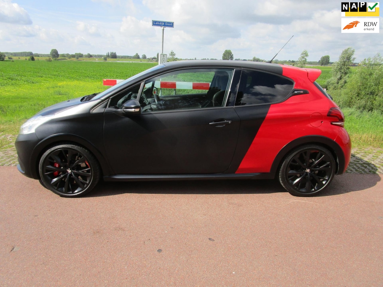 Peugeot 208 - 1.6 GTi bij Peugeot Sport 208pk 30TH edition - AutoWereld.nl