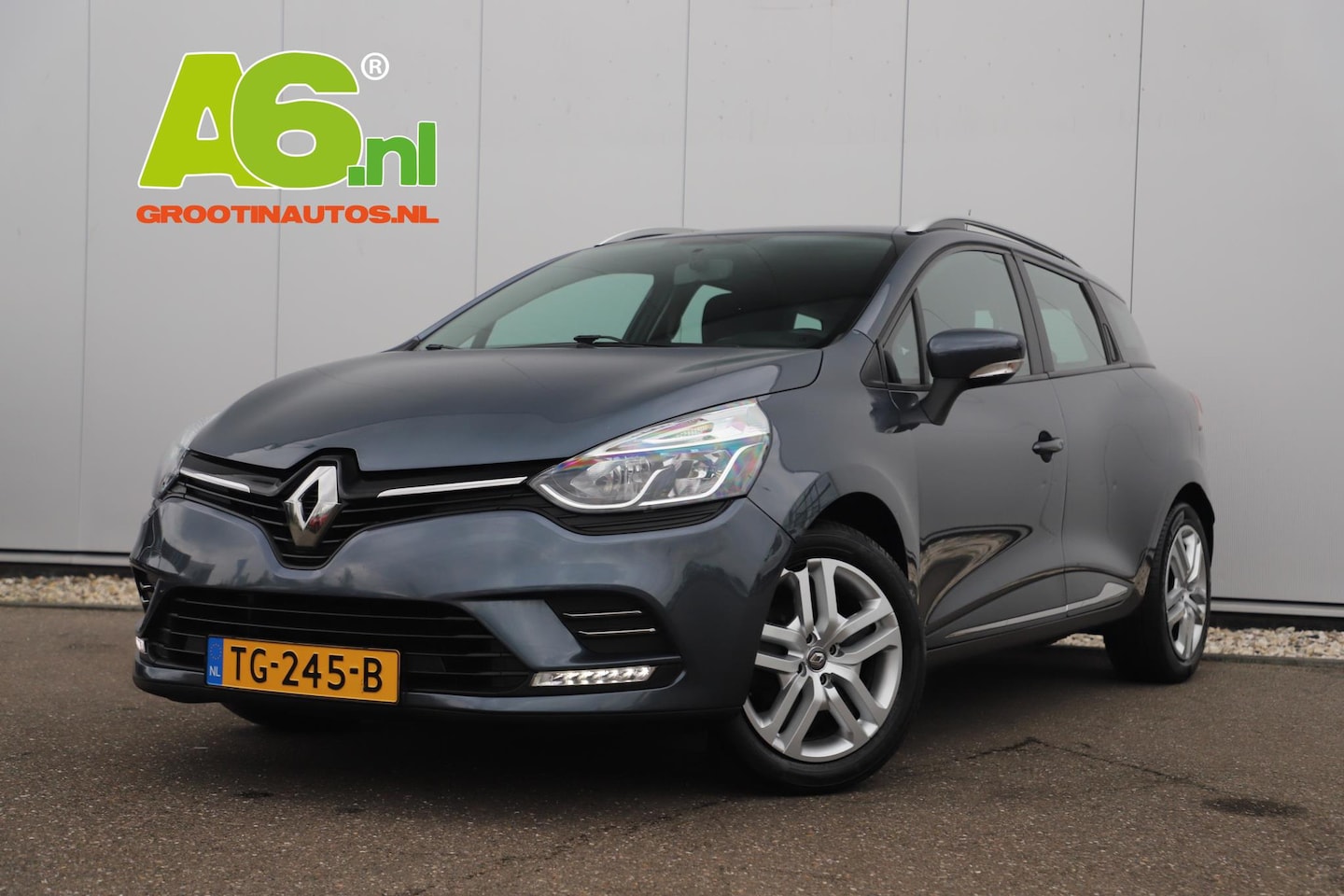 Renault Clio Estate - 0.9 TCe Zen Navigatie Airco Cruise Bluetooth LED Elektrische Ramen Bass Reflex - AutoWereld.nl