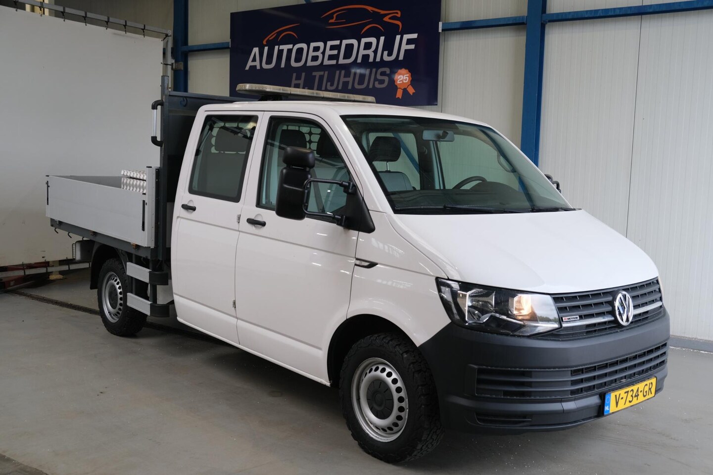 Volkswagen Transporter - 2.0 TDI L2H1 DC 150 PK 4Motion Comfortline - N.A.P. Airco, Strandkachel, Trekhaak. - AutoWereld.nl