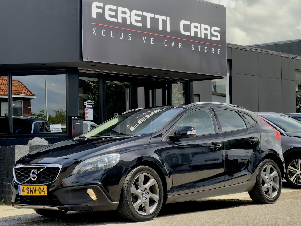 Volvo V40 Cross Country - 1.6 D2 MOMENTUM AIRCO LED LMV PDC - AutoWereld.nl