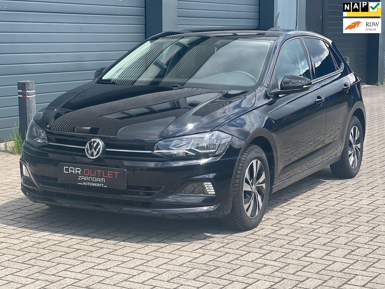 Volkswagen Polo - 1.0 TSI Automaat/Carplay/Stoelverwarming/Navi/ Nieuwstaat - AutoWereld.nl