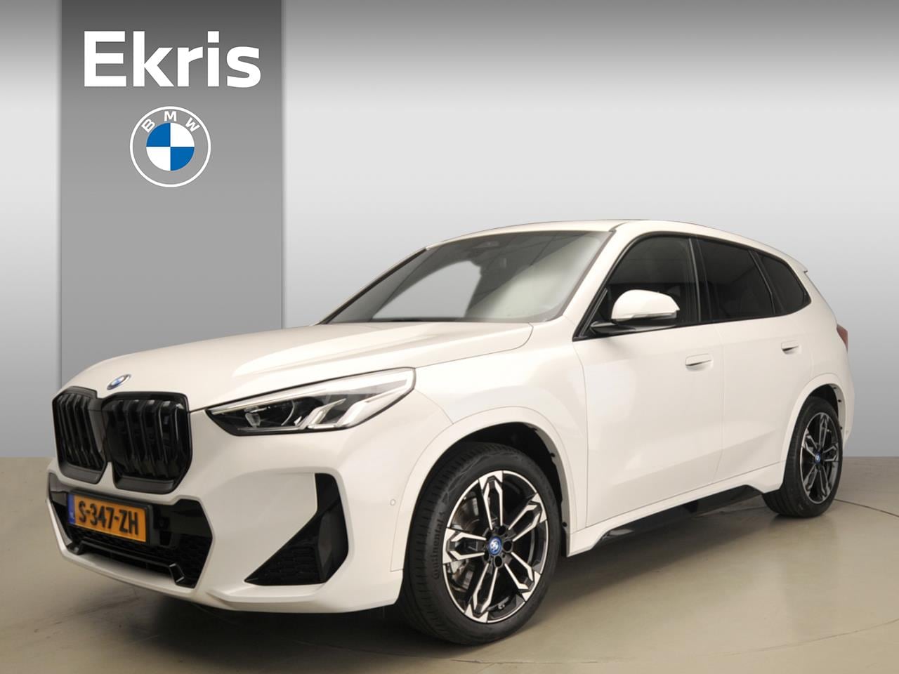 BMW iX1 - xDrive30 Launch Edition 67 kWh M-Sportpakket / LED / Leder / Navigatie / Trekhaak / Sports - AutoWereld.nl