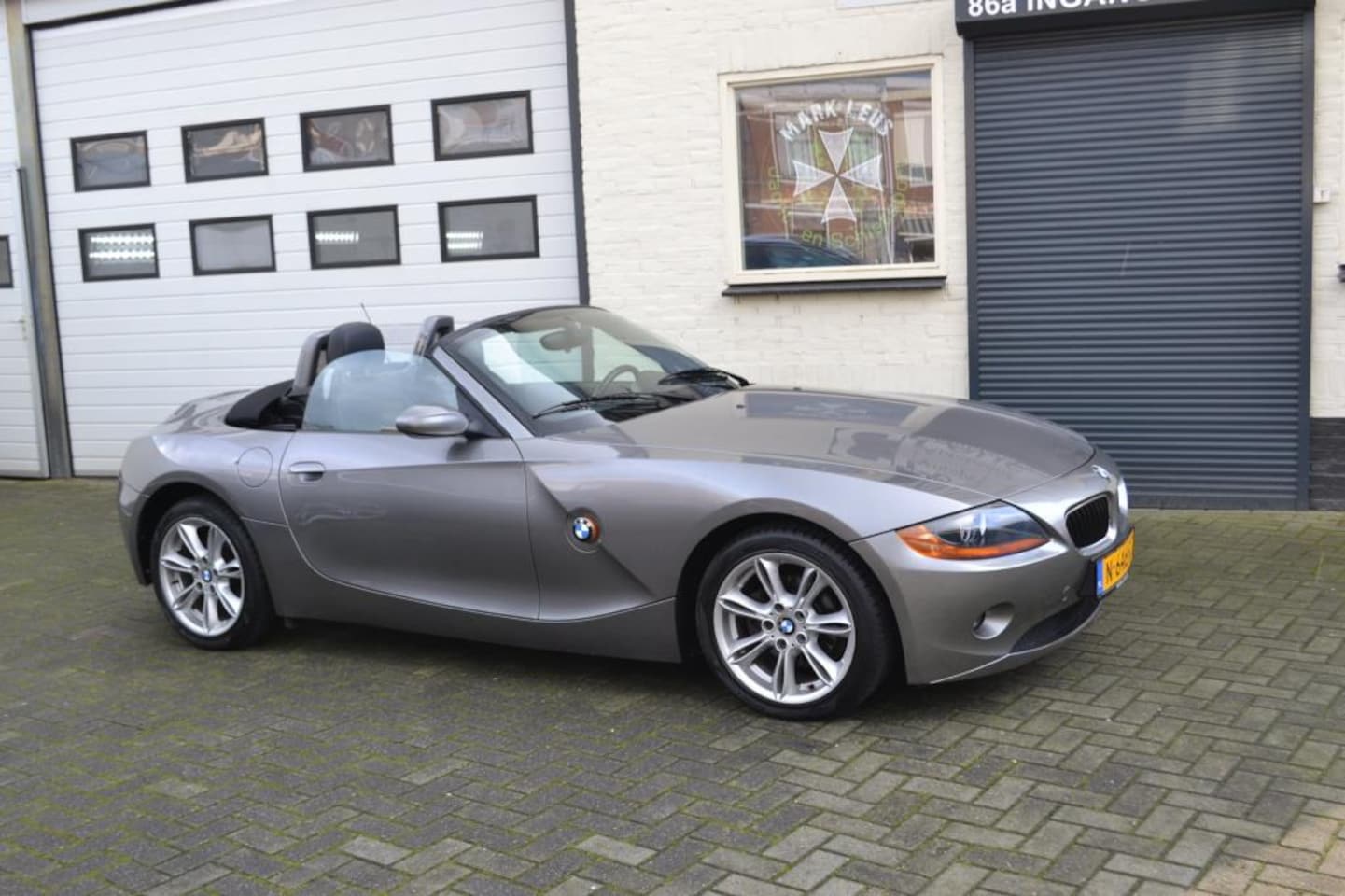 BMW Z4 Roadster - 2.2i 6 cyl. Uitmuntende Staat Lage km,s - AutoWereld.nl