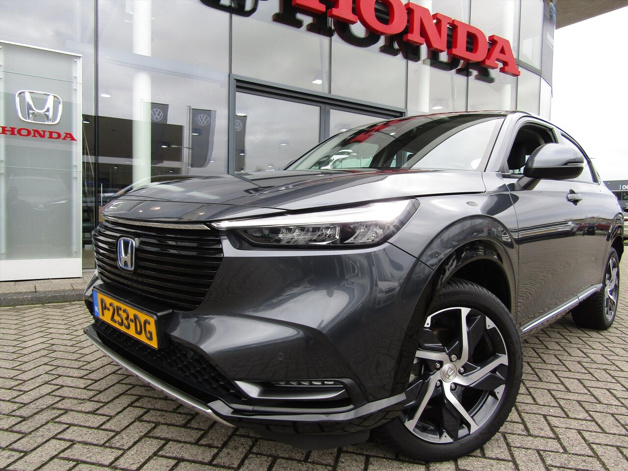 Honda HR-V - 1.5 i-MMD 131pk CVT Advance, Allweather banden - AutoWereld.nl