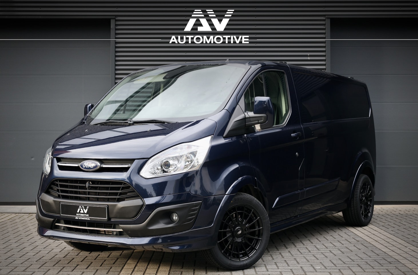 Ford Transit Custom - 290 2.0 TDCI L2H1 170 PK AUT Sport | Navigatie | Camera | Leder | Stoelverwarming | PDC V+ - AutoWereld.nl