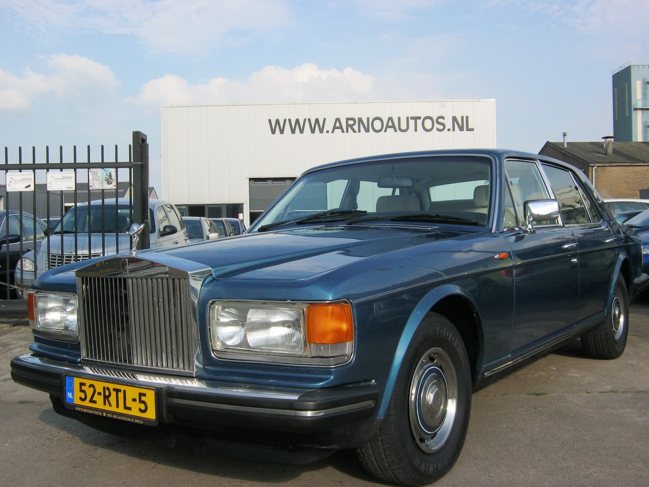 Rolls-Royce Silver Spirit - 6.8 AUTOMAAT, OLDTIMER/WEGENBELASTING €127,- PER JAAR - AutoWereld.nl