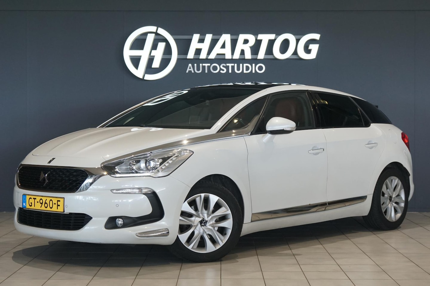 DS 5 - 1.6 THP Chic + LEDER / CAMERA / TREKHAAK - AutoWereld.nl