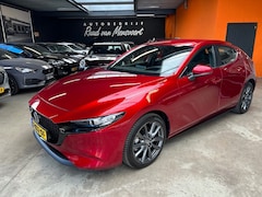 Mazda 3 - 3 2.0 E-SA-G LUXURY / Bose / 360Camera / Head-Up