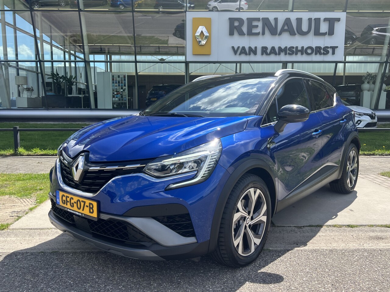 Renault Captur - 1.6 E-Tech Plug-in Hybrid 160 R.S. Line / Automaat / Keyless / Camera / Lane assist / Crui - AutoWereld.nl