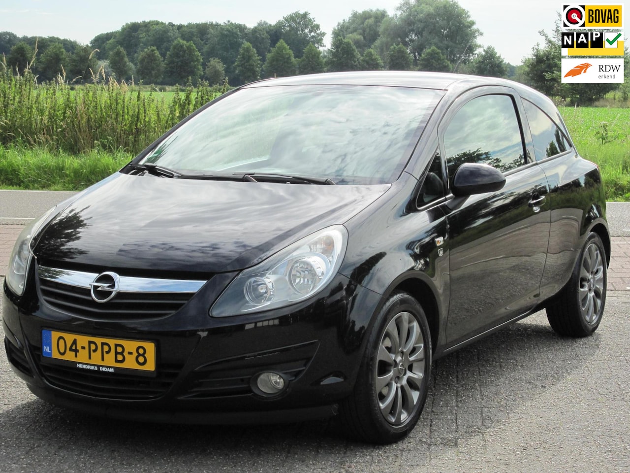 Opel Corsa - 1.4-16V '111' Edition+Trekhaak - AutoWereld.nl