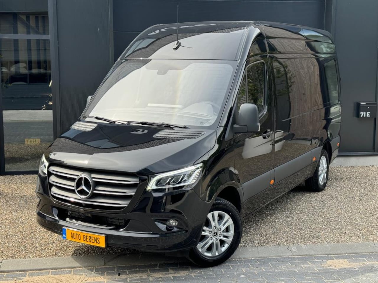 Mercedes-Benz Sprinter - 319 1.9 CDI L2H2 RWD 190PK 3.5T TREKGW - AutoWereld.nl