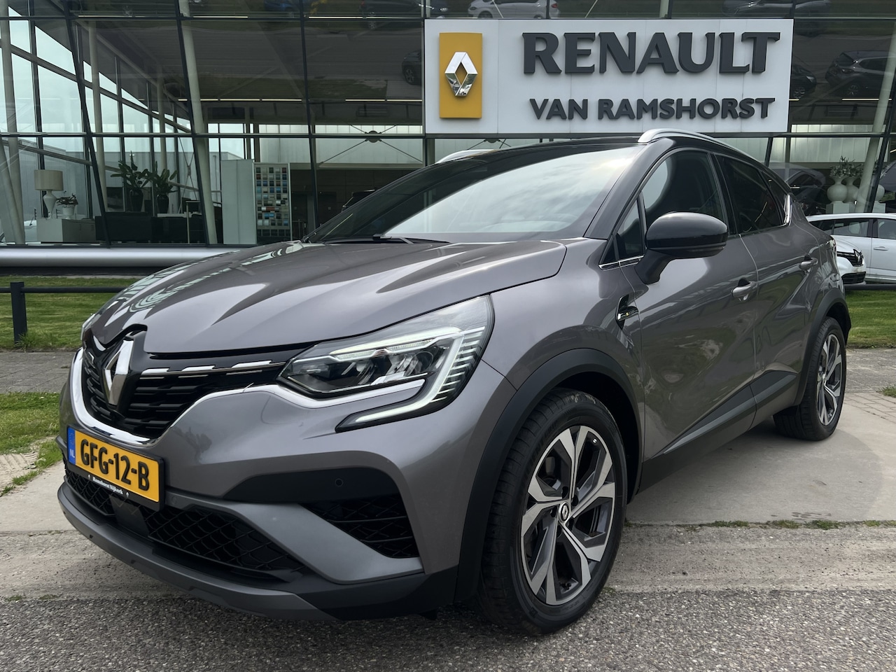 Renault Captur - 1.6 E-Tech Plug-in Hybrid 160 R.S. Line / Automaat / Keyless / Cruise / Lane assist / Came - AutoWereld.nl