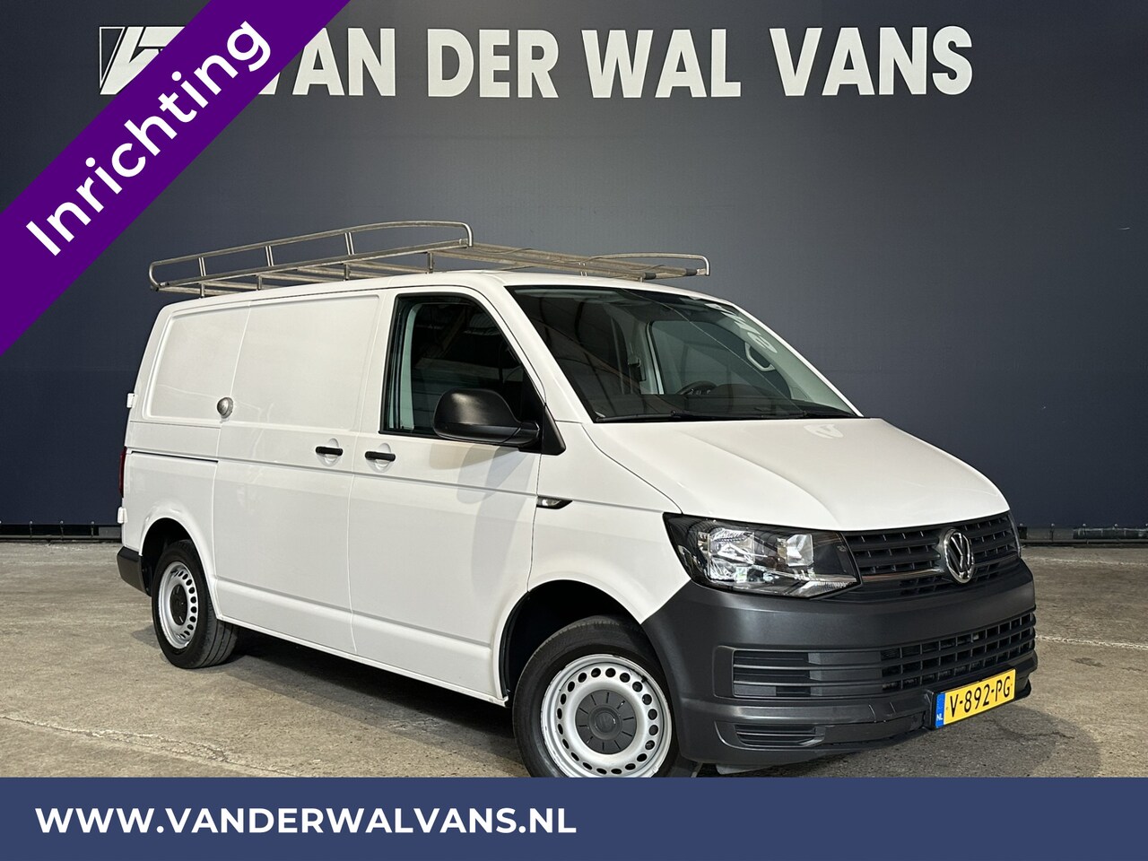 Volkswagen Transporter - 2.0 TDI L1H1 inrichting Euro6 Airco | Imperiaal | Trekhaak | Navigatie | Apple Carplay and - AutoWereld.nl