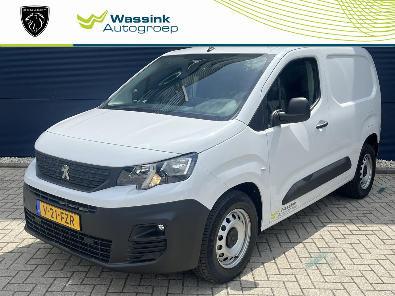 Peugeot e-Partner - EV 50kWh 136pk L1 | Navigatie | Parkeerhulp achter | Carplay | Airco | Cruise control - AutoWereld.nl