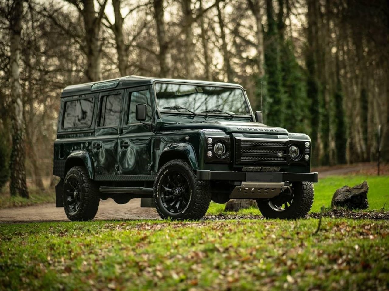 Land Rover Defender 110 - 2.2 D SW 110" XTech Utility - AutoWereld.nl