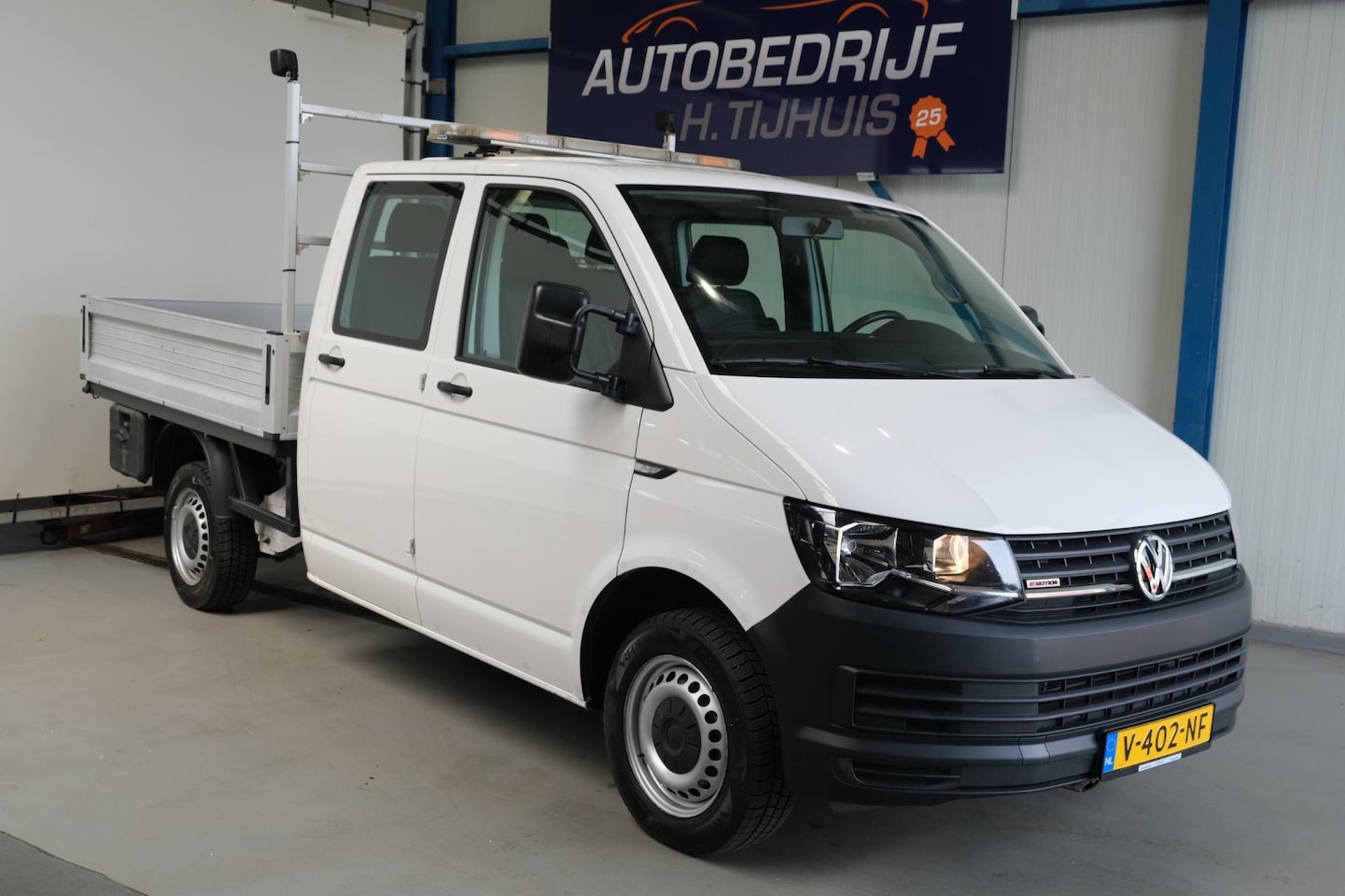 Volkswagen Transporter - 2.0 TDI L2H1 150PK DC 4Motion Comfortline - Airco, Cruise, Camera, Trekhaak. - AutoWereld.nl