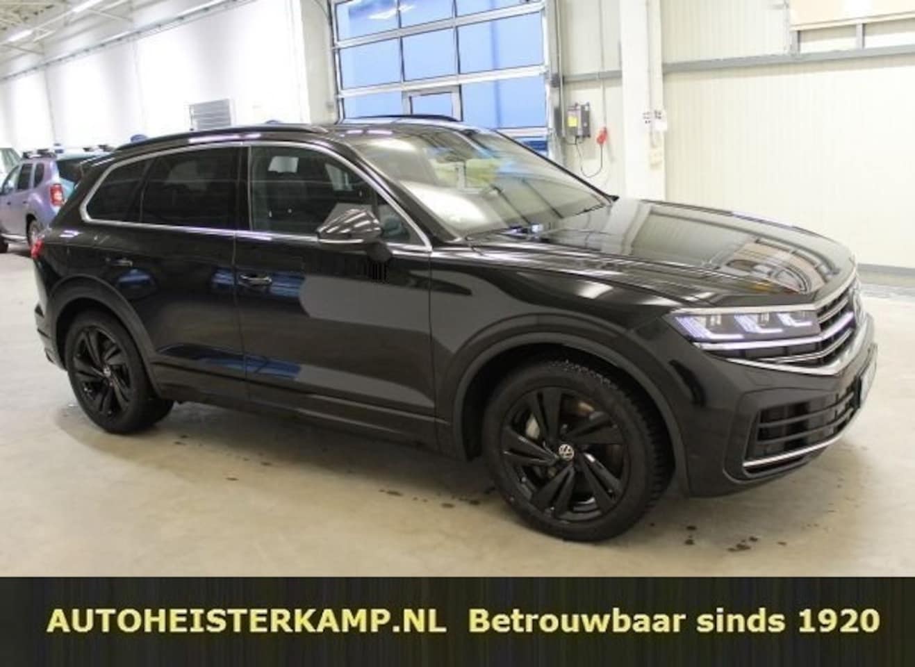 Volkswagen Touareg - 3.0 TSi eHybrid 4M Elegance ACC Trekhaak Luchtvering Head-Up Panoramadak Massage Stoelkoel - AutoWereld.nl