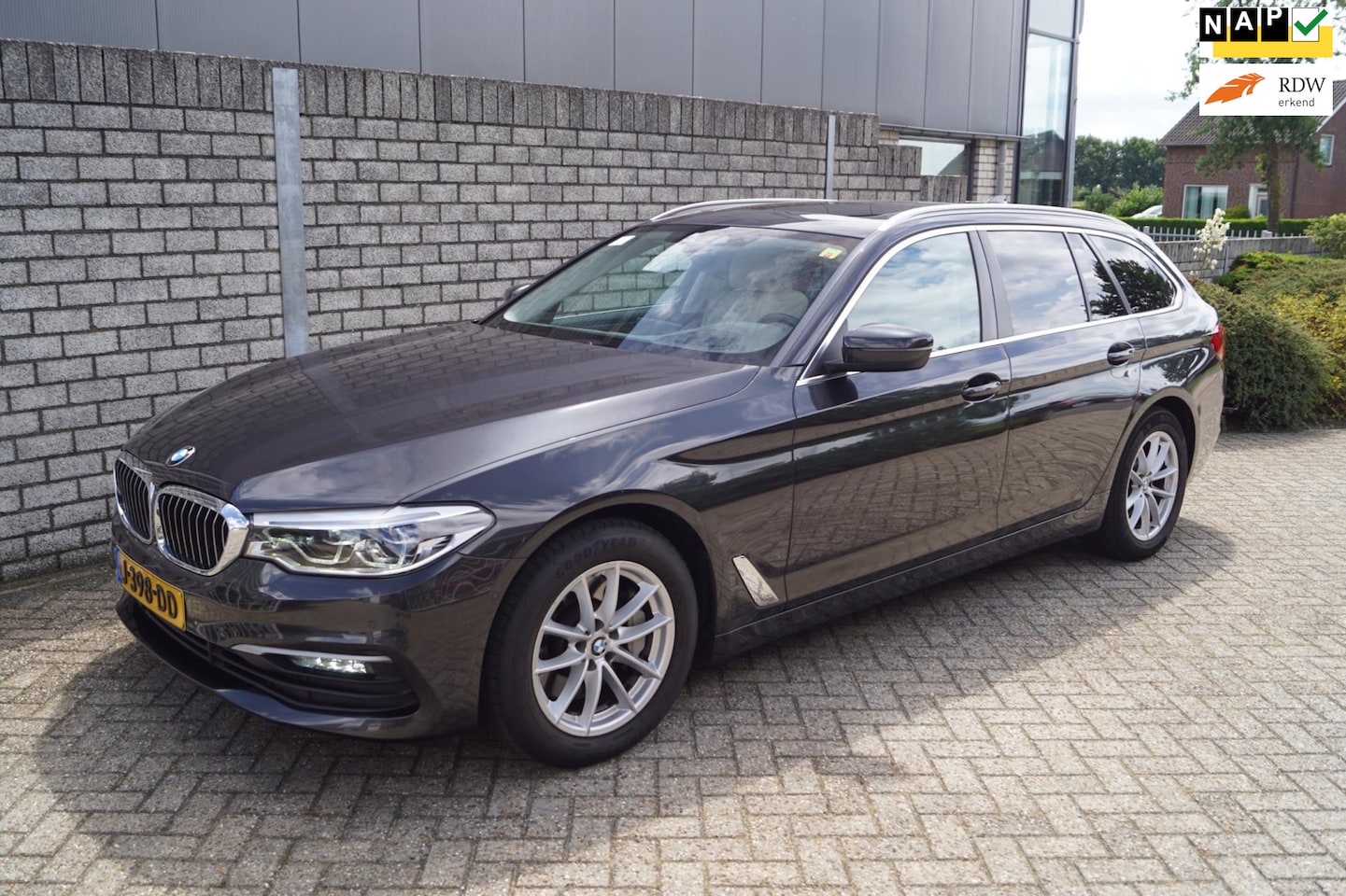 BMW 5-serie Touring - 530i High Executive Edition Autom Leder Panodak Navi Camera Head-Up Clima 2x PDC LMV Trekh - AutoWereld.nl