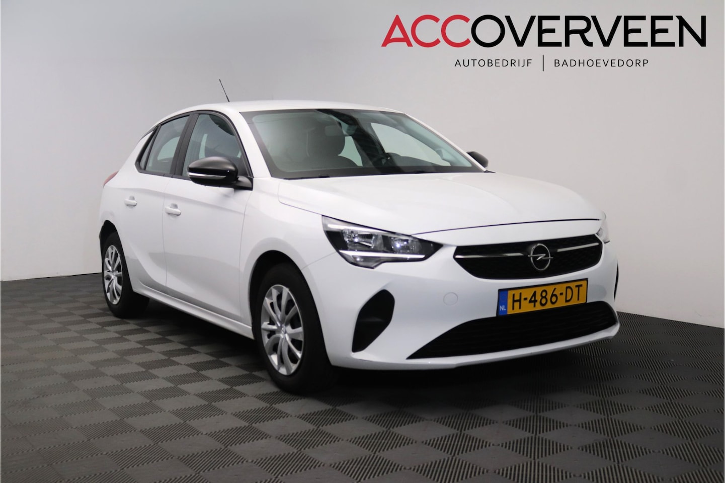 Opel Corsa - 1.2 Edition Airco | Navi - AutoWereld.nl