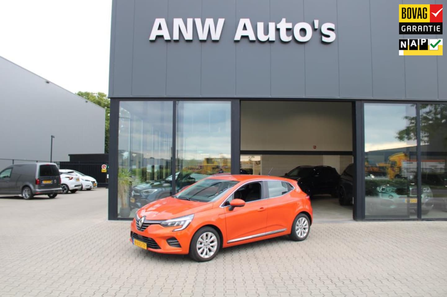 Renault Clio - 1.6 E-Tech Hybrid 140 Intens rijklaar incl bovag garantie - AutoWereld.nl