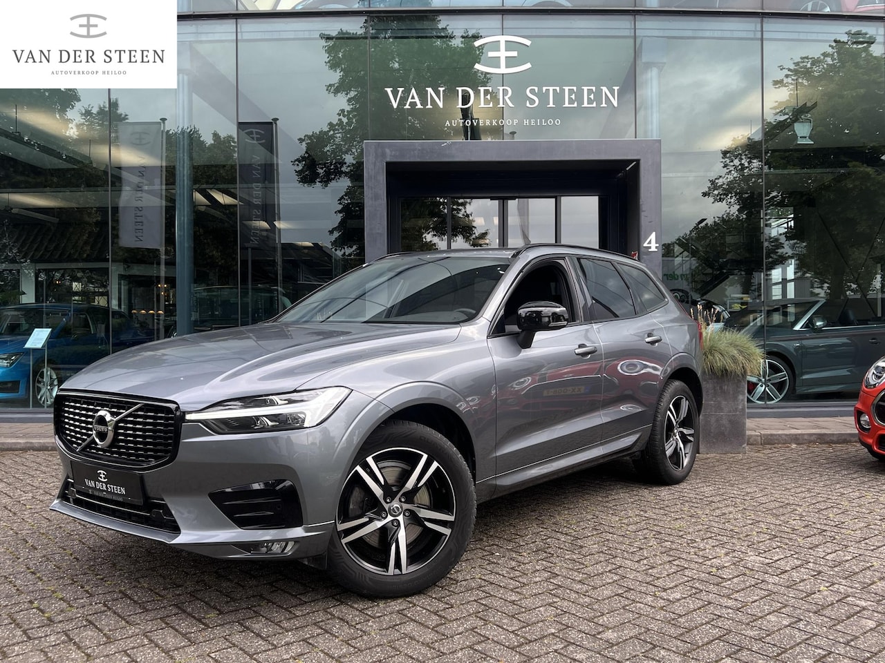 Volvo XC60 - 2.0 B4 R-Design Harman Kardon l Elek. Lederen Memory Sportstoelen l Elek Trekhaak - AutoWereld.nl