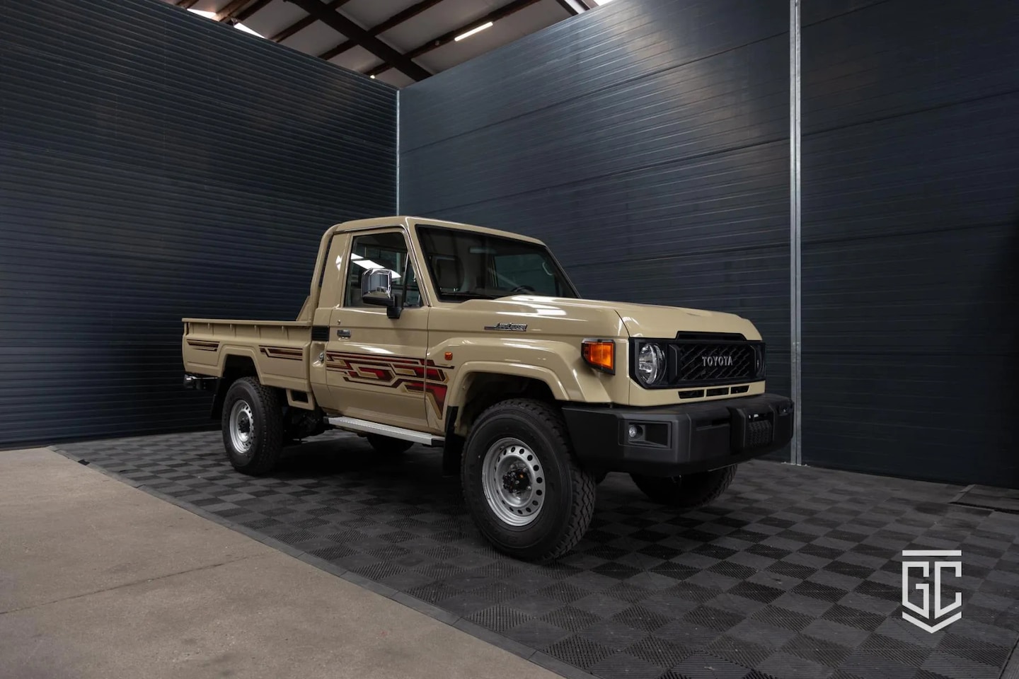 Toyota Land Cruiser - GRJ79 Single Cab LX-E2 A/T - AutoWereld.nl