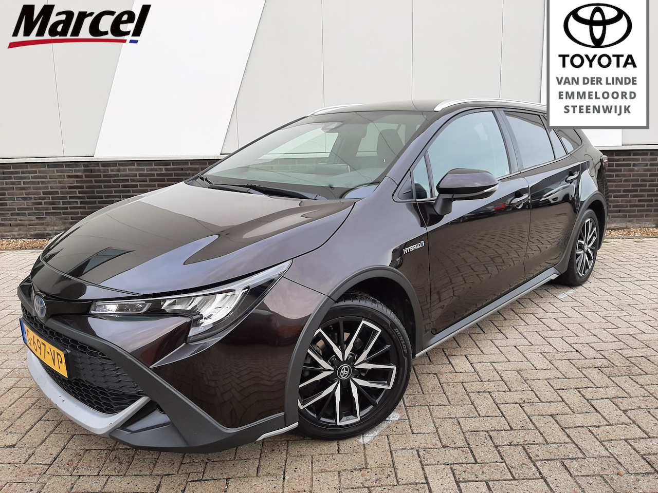 Toyota Corolla Touring Sports - 1.8 Hybrid TREK | Navi | Autom Achterklep | Alarm | - AutoWereld.nl