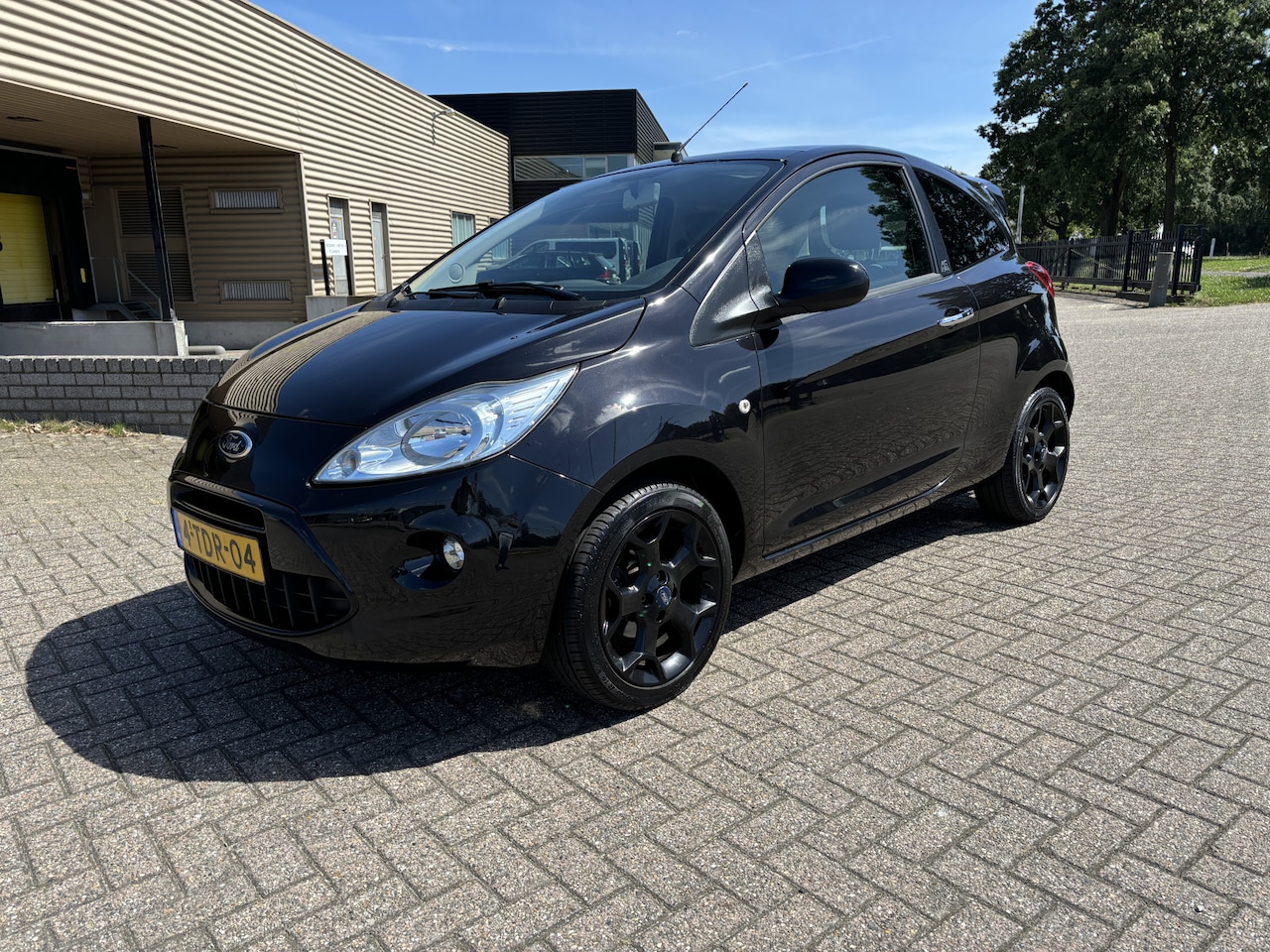 Ford Ka - 1.2 Titanium X Metal s/s [ panoramadak,ecc,lmv,pdc ] - AutoWereld.nl